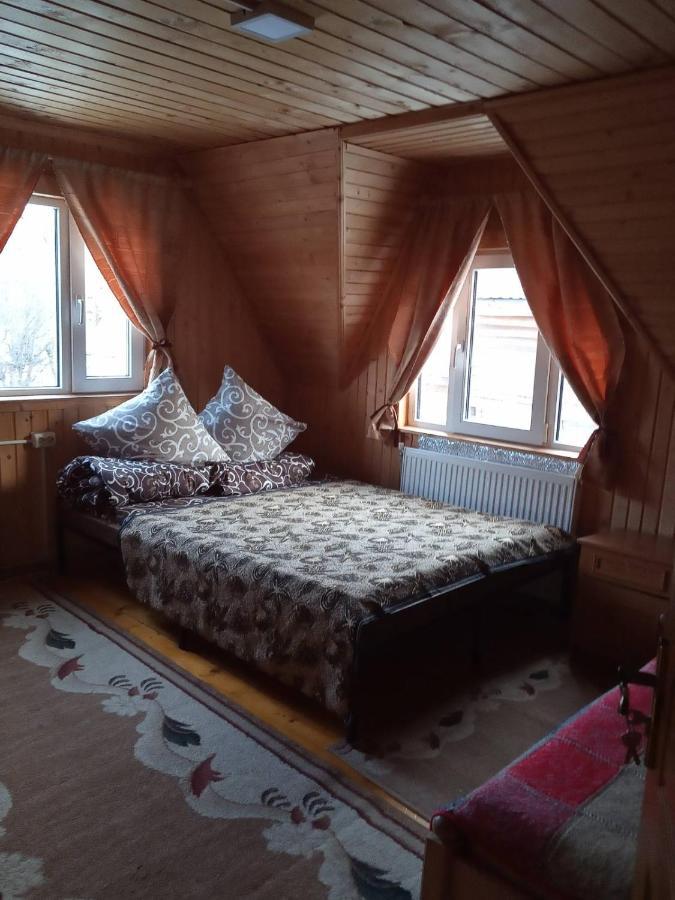 Отель У Олега Verkhne-Studenyy Номер фото